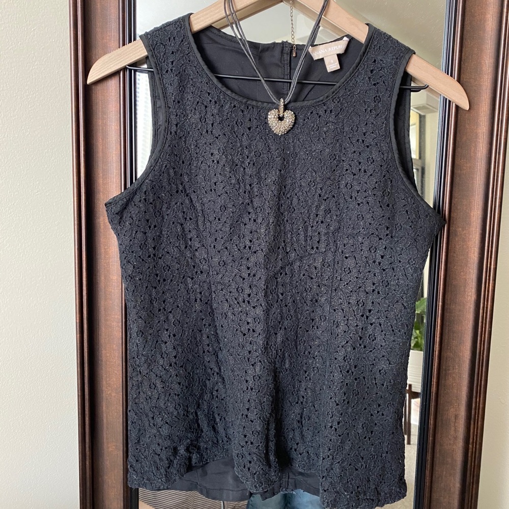 Banana Republic | Sleeveless Textured Top - Picture 4 of 4
